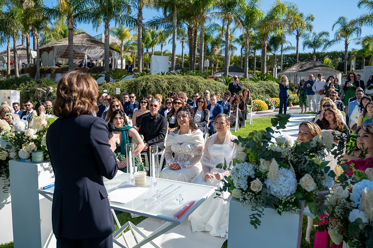 Celebrazione del Rito Civile nell'incanto del Giardino Mediterraneo di Villa Caribe